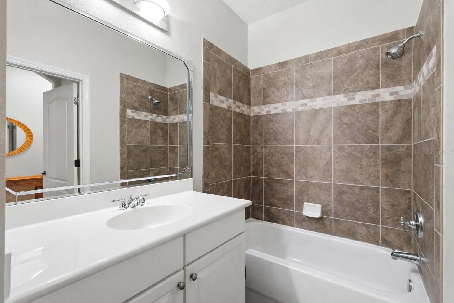 Image 27 of 67 For 35 Riverview Bend S 1827