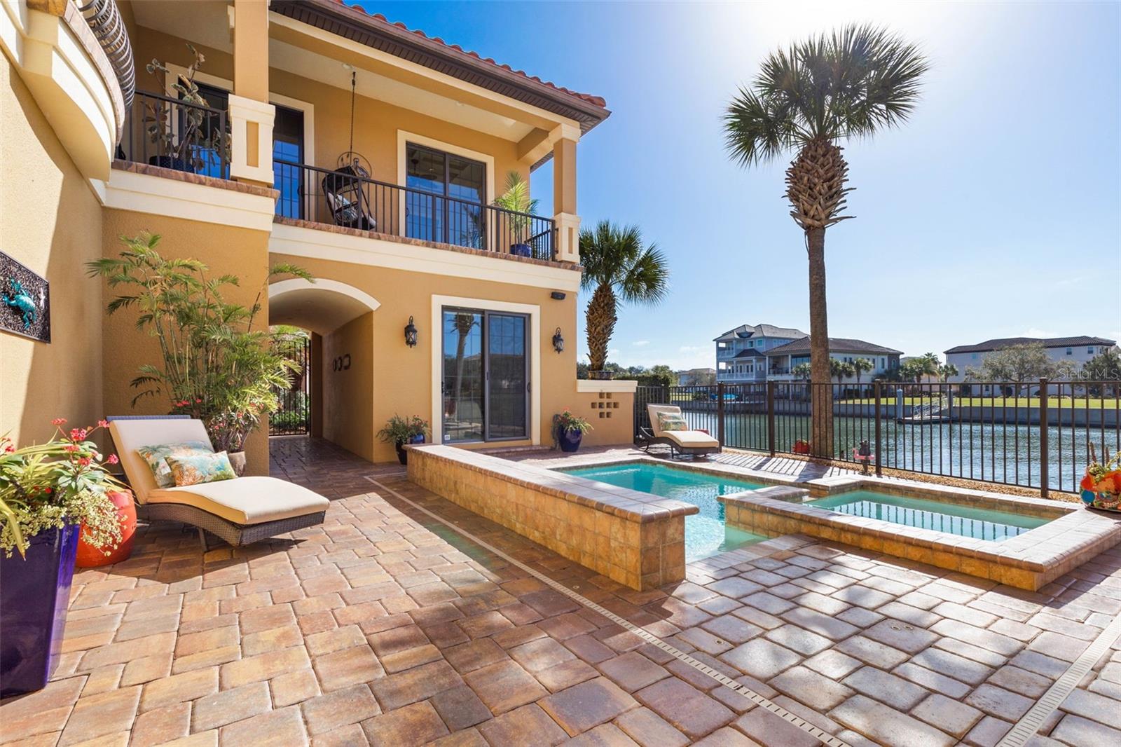 Image 17 of 96 For 355 Harbor Village Point N