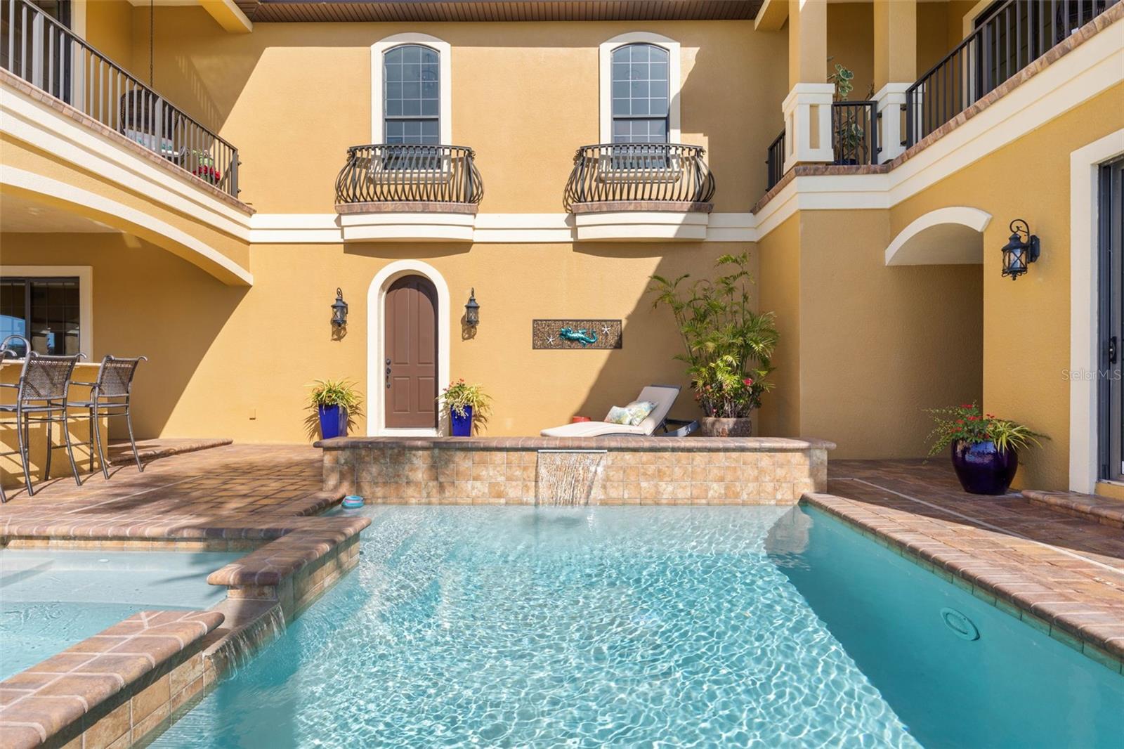 Image 18 of 96 For 355 Harbor Village Point N