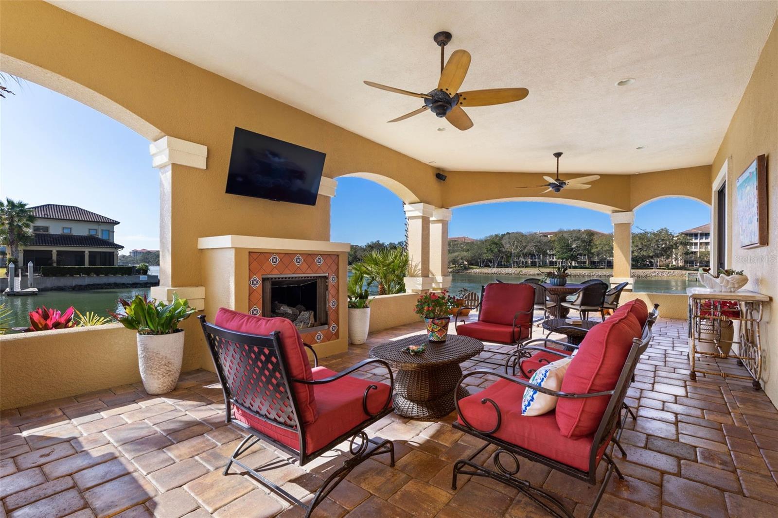 Image 21 of 96 For 355 Harbor Village Point N