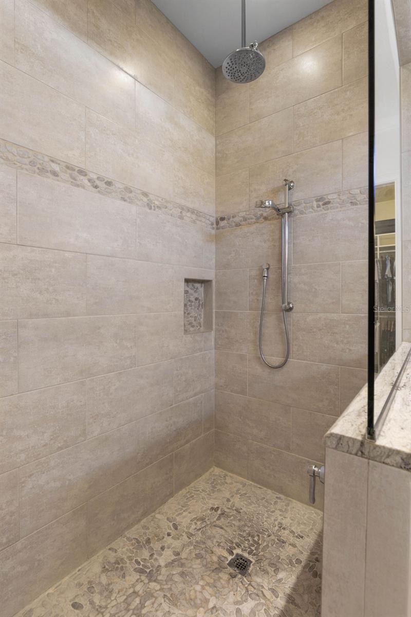 Image 45 of 96 For 355 Harbor Village Point N