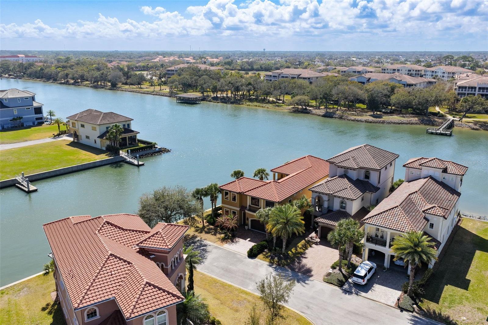 Image 67 of 96 For 355 Harbor Village Point N