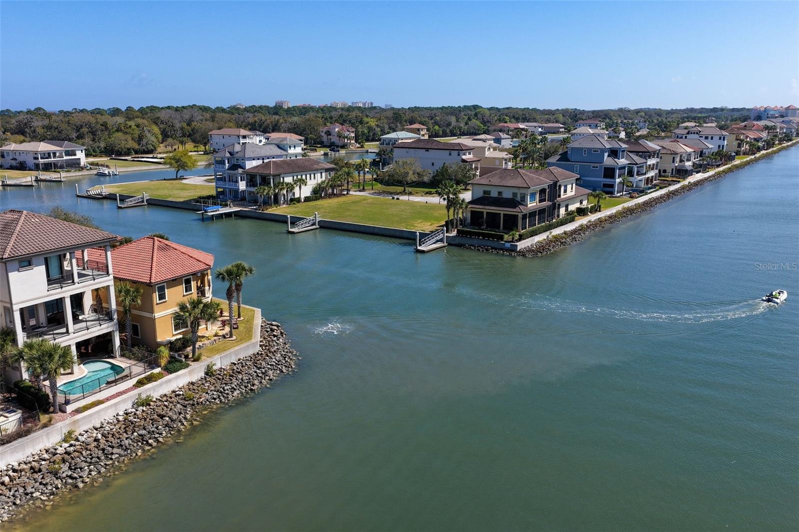 Image 69 of 96 For 355 Harbor Village Point N