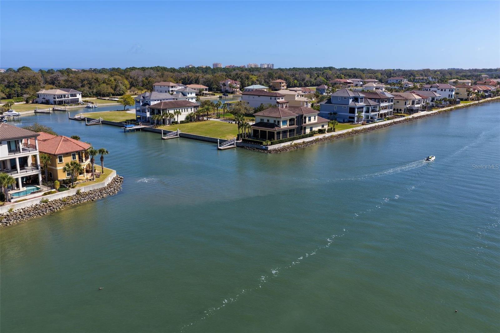 Image 70 of 96 For 355 Harbor Village Point N