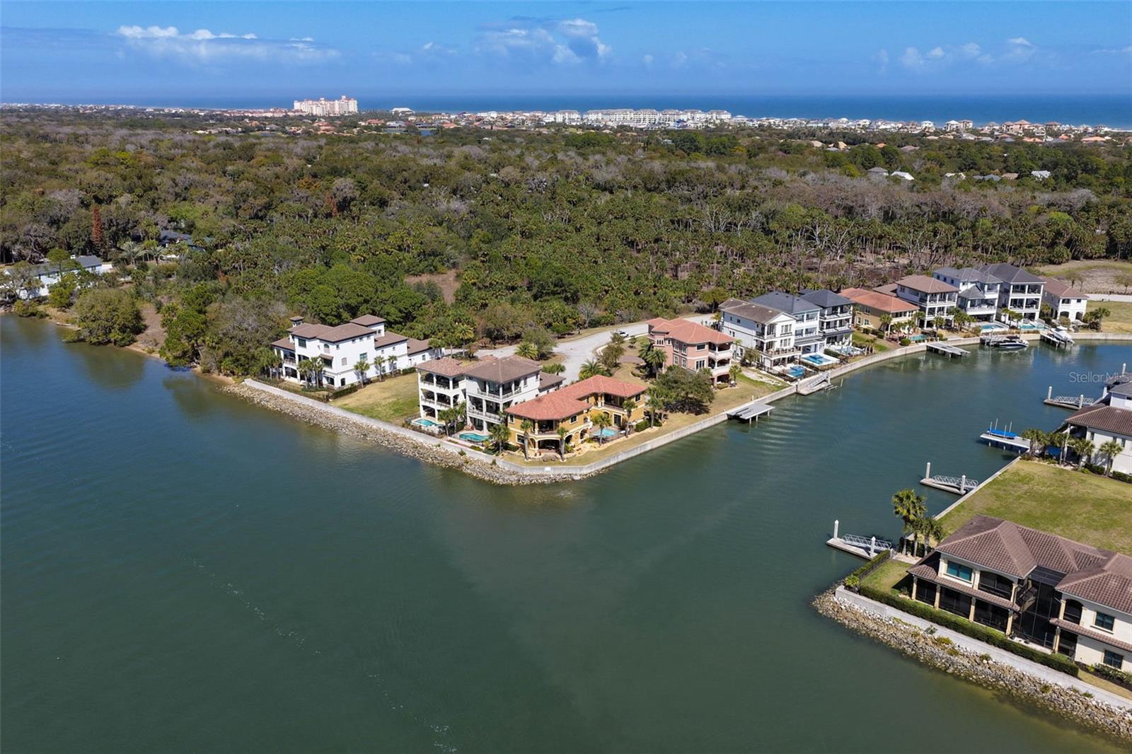 Image 71 of 96 For 355 Harbor Village Point N