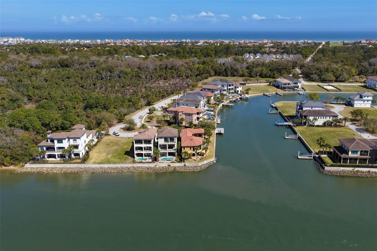 Image 72 of 96 For 355 Harbor Village Point N