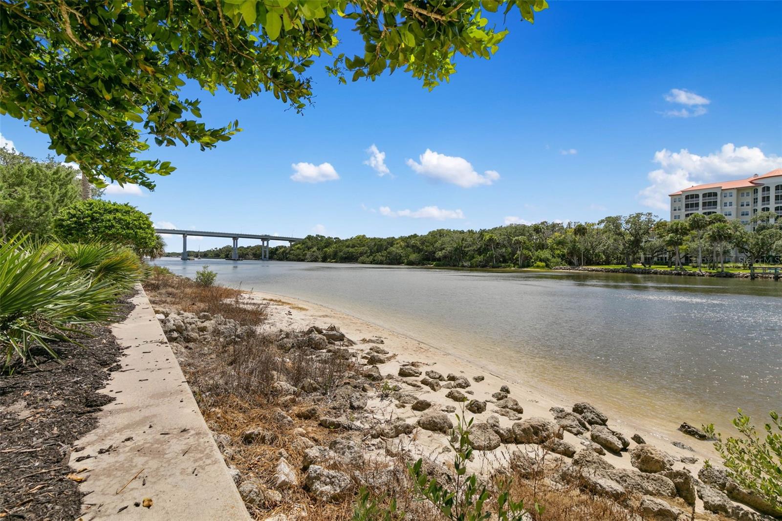 Image 89 of 96 For 355 Harbor Village Point N