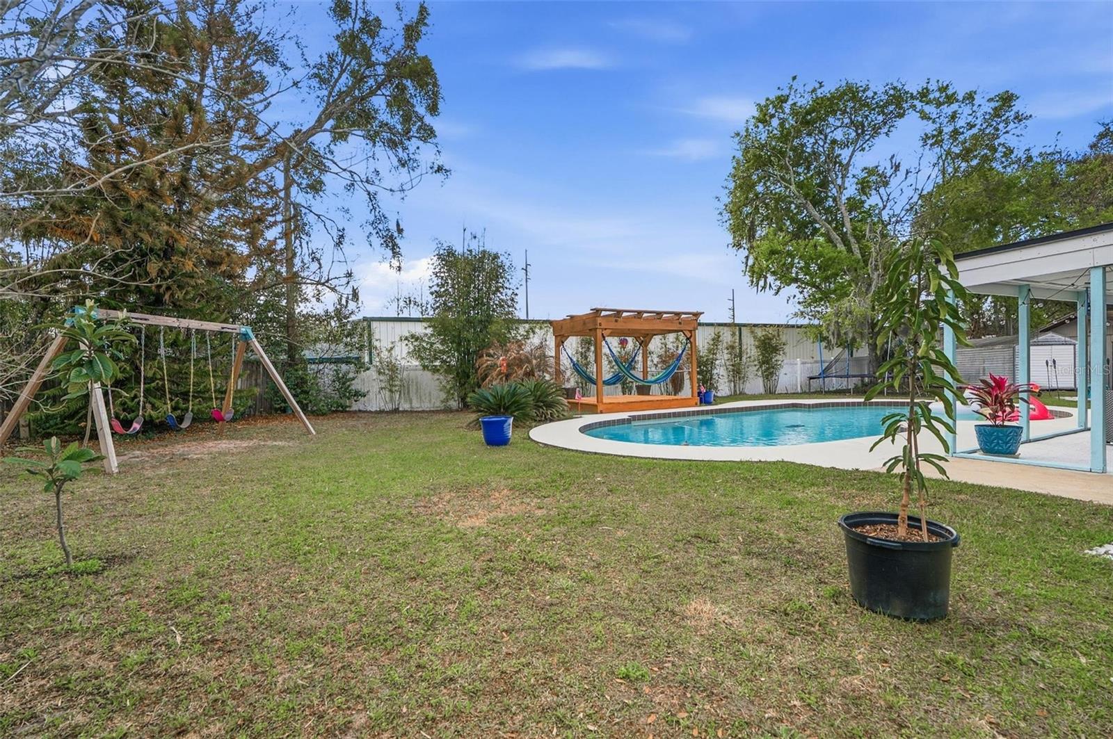 Image 32 of 52 For 428 Longwood Circle