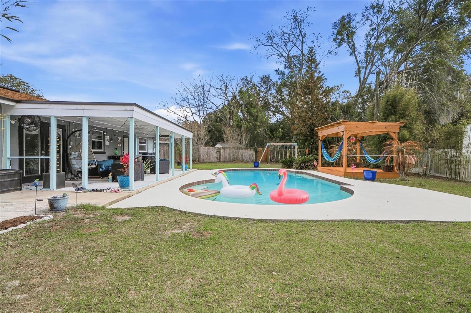 Image 34 of 52 For 428 Longwood Circle