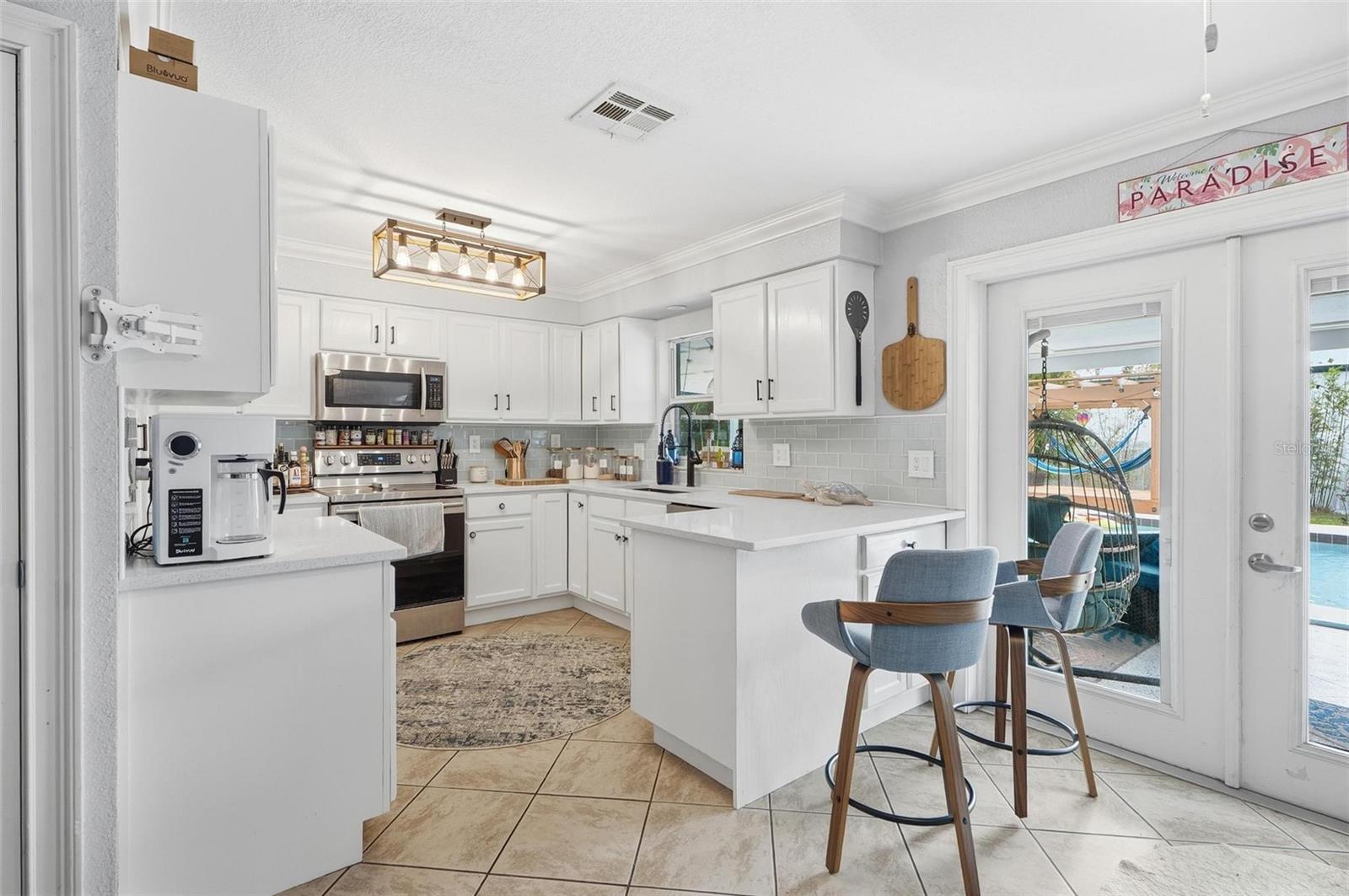 Image 5 of 52 For 428 Longwood Circle