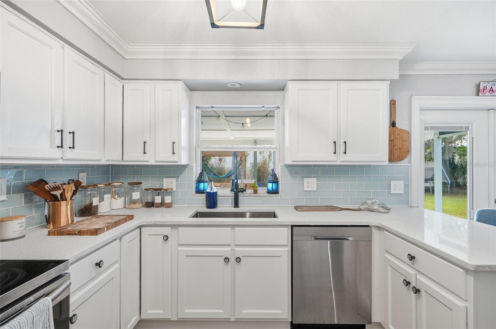 Image 9 of 52 For 428 Longwood Circle