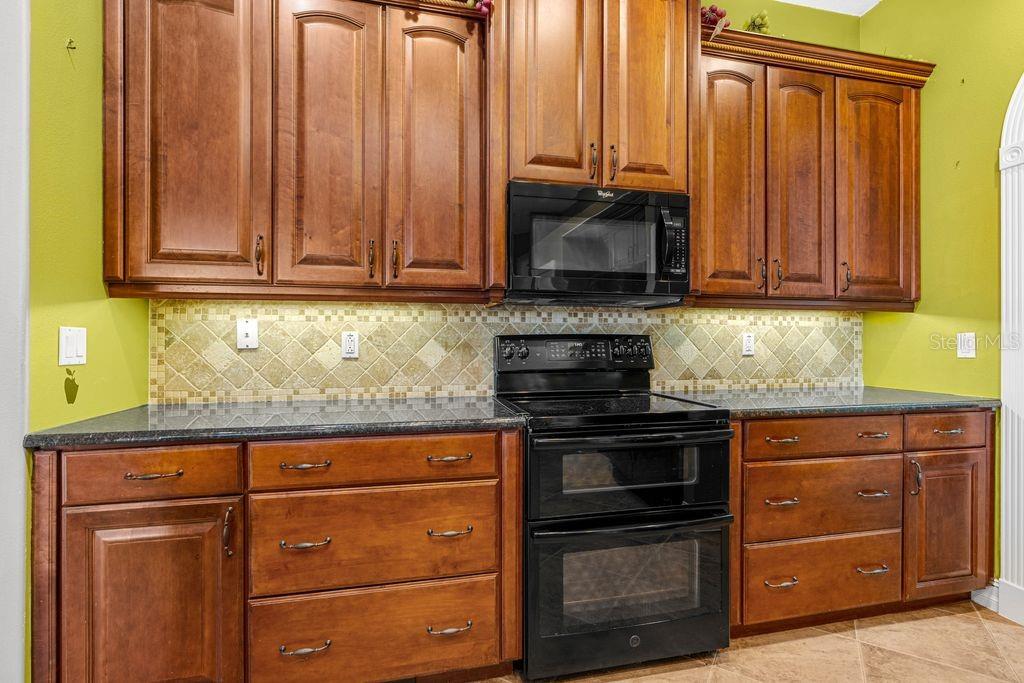 Image 3 of 51 For 19 Ramble Way