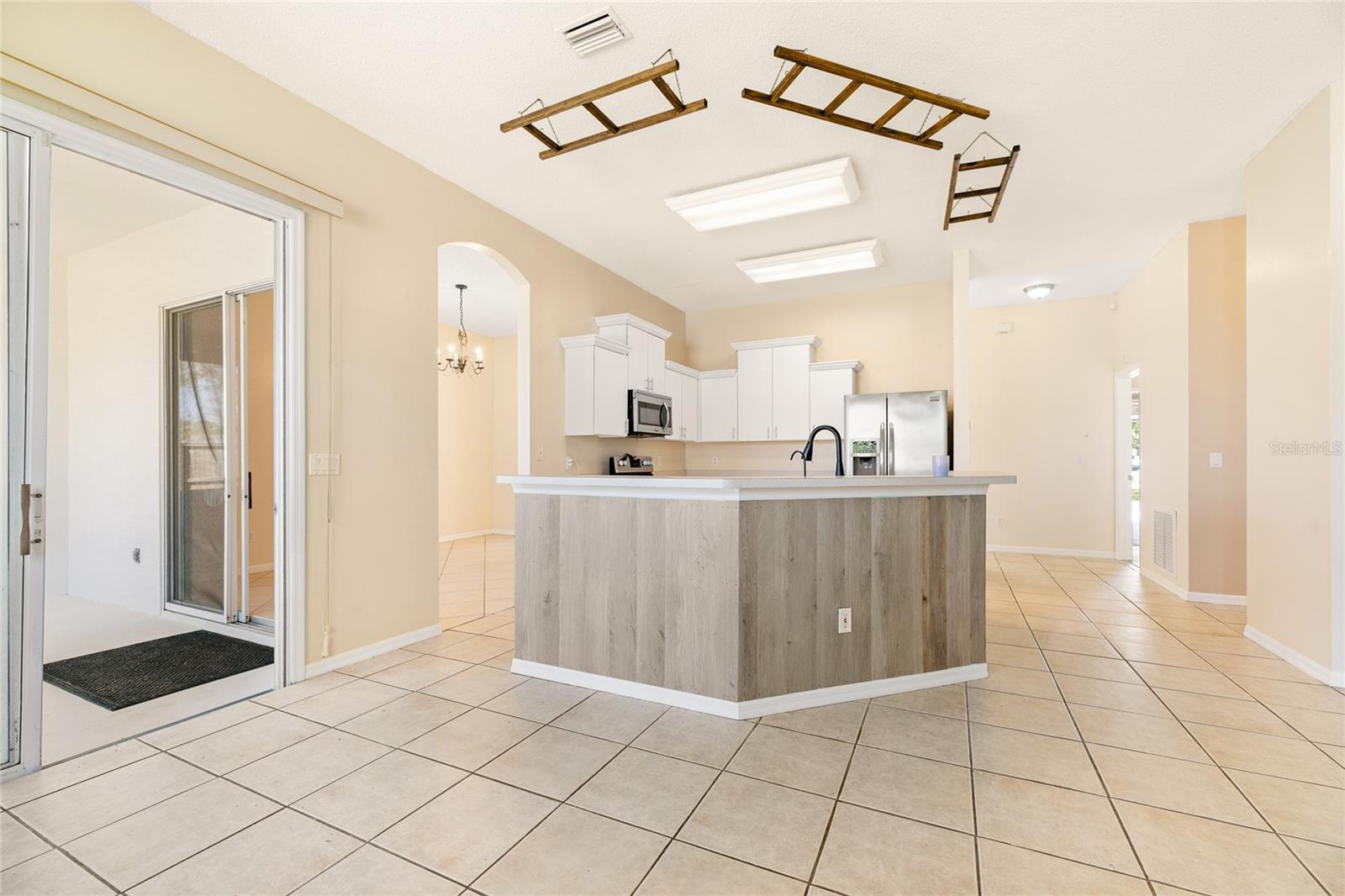 Image 17 of 42 For 11 Bayside Drive