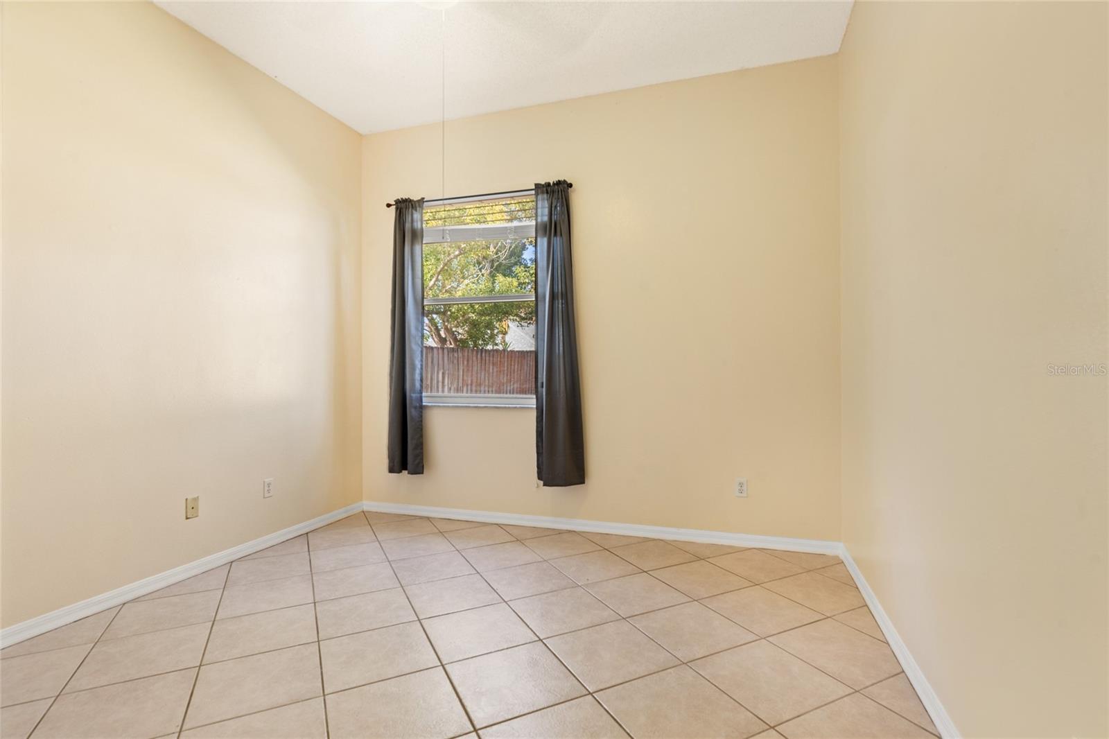 Image 25 of 42 For 11 Bayside Drive