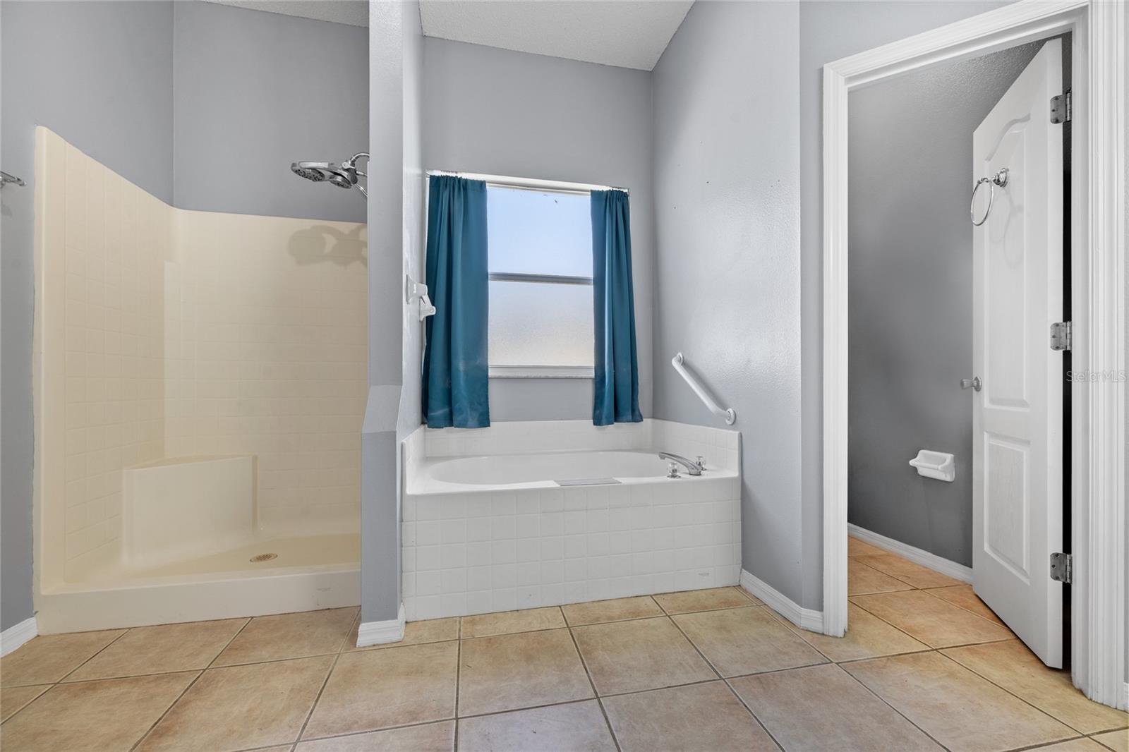 Image 9 of 42 For 11 Bayside Drive