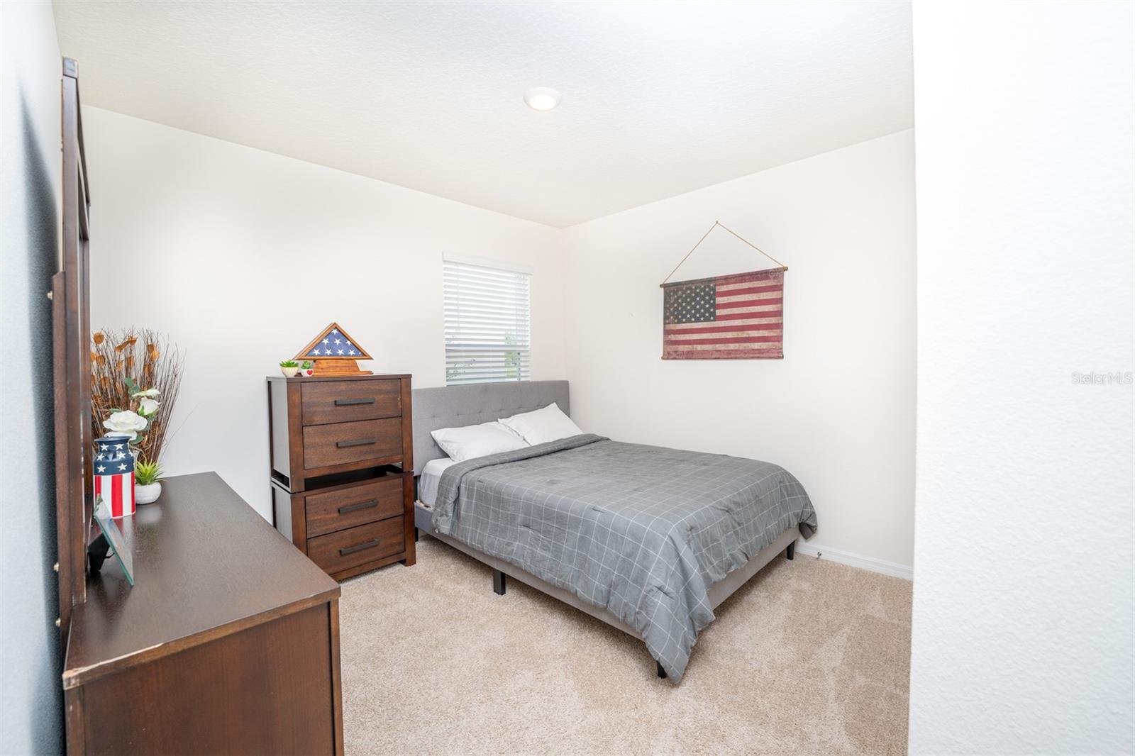 Image 19 of 34 For 1326 Middle Lake Drive