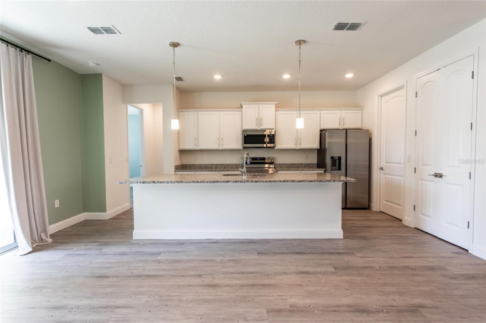 Image 18 of 51 For 50 Folson Lane