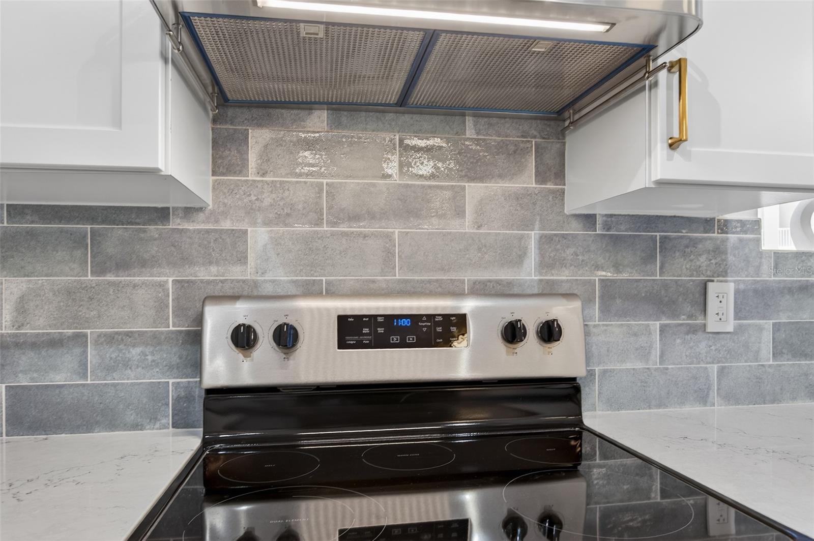 Image 10 of 85 For 80 Surfview Drive 401