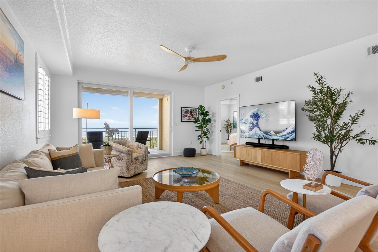 Image 16 of 85 For 80 Surfview Drive 401