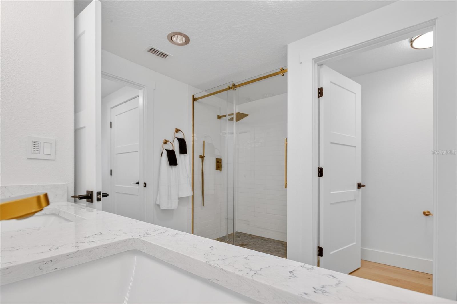 Image 24 of 85 For 80 Surfview Drive 401