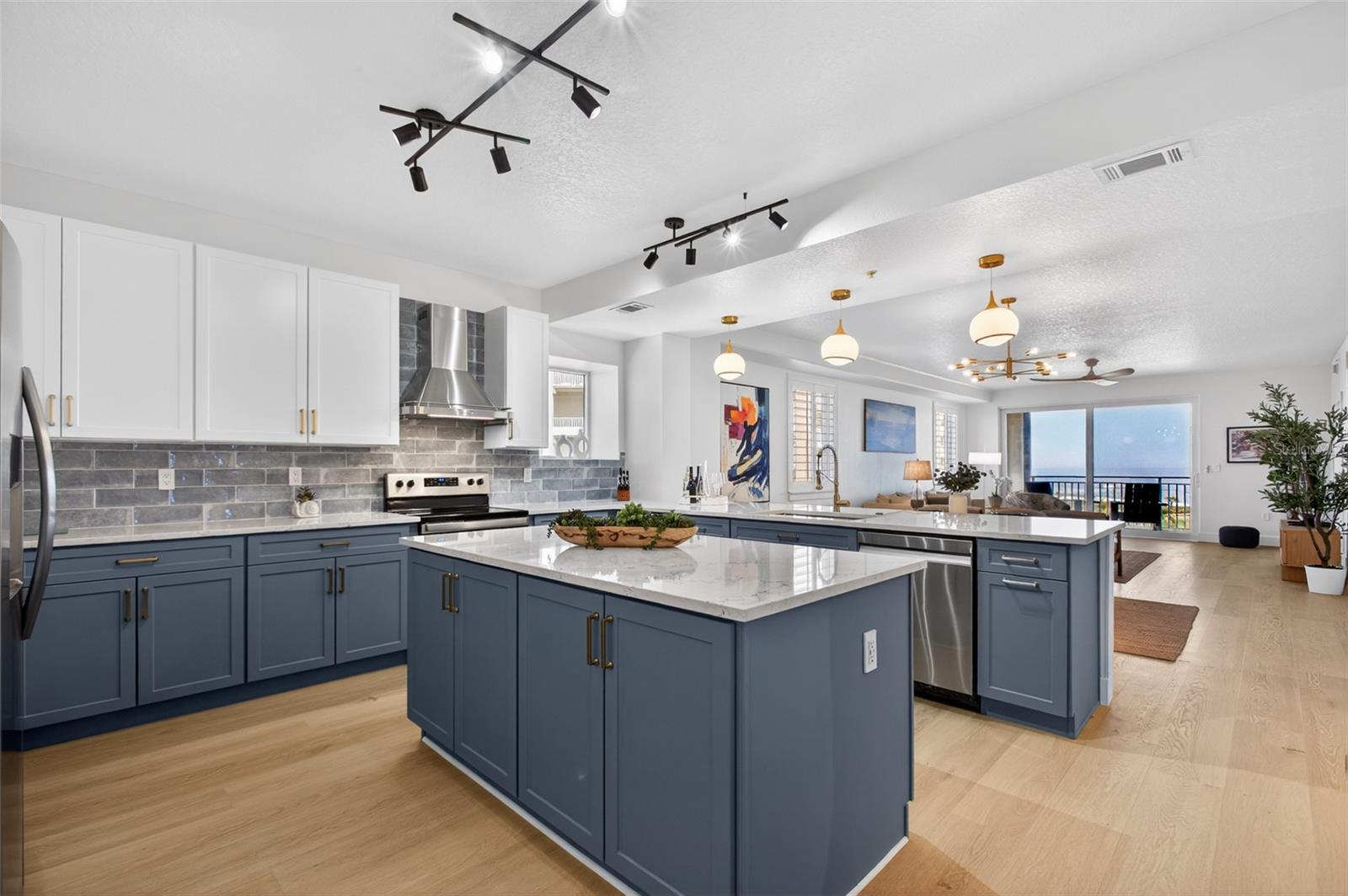 Image 6 of 85 For 80 Surfview Drive 401