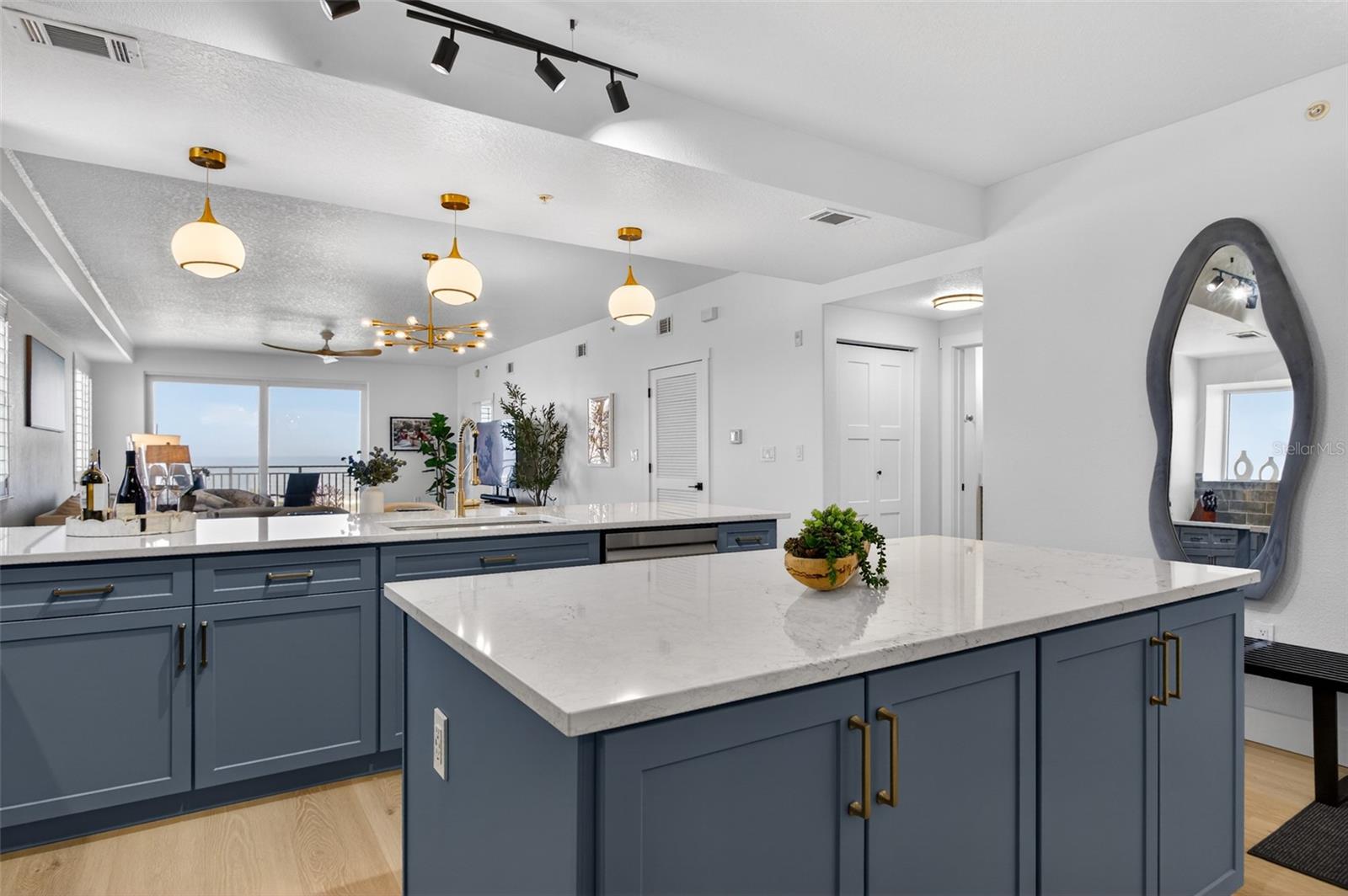 Image 7 of 85 For 80 Surfview Drive 401