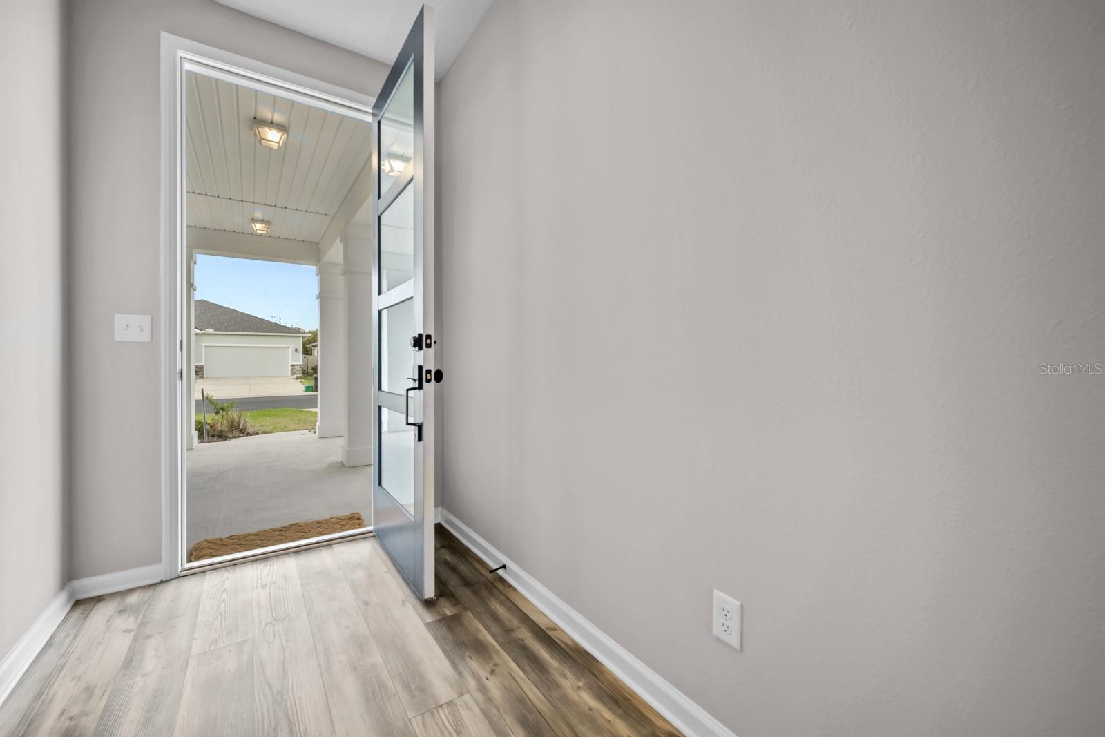 Image 10 of 90 For 41 Los Lagos Boulevard