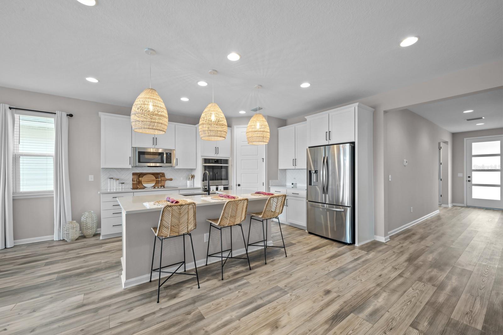 Image 11 of 90 For 41 Los Lagos Boulevard