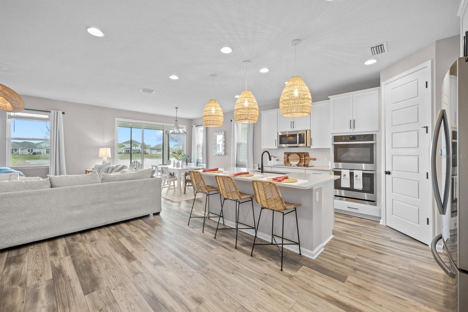 Image 12 of 90 For 41 Los Lagos Boulevard