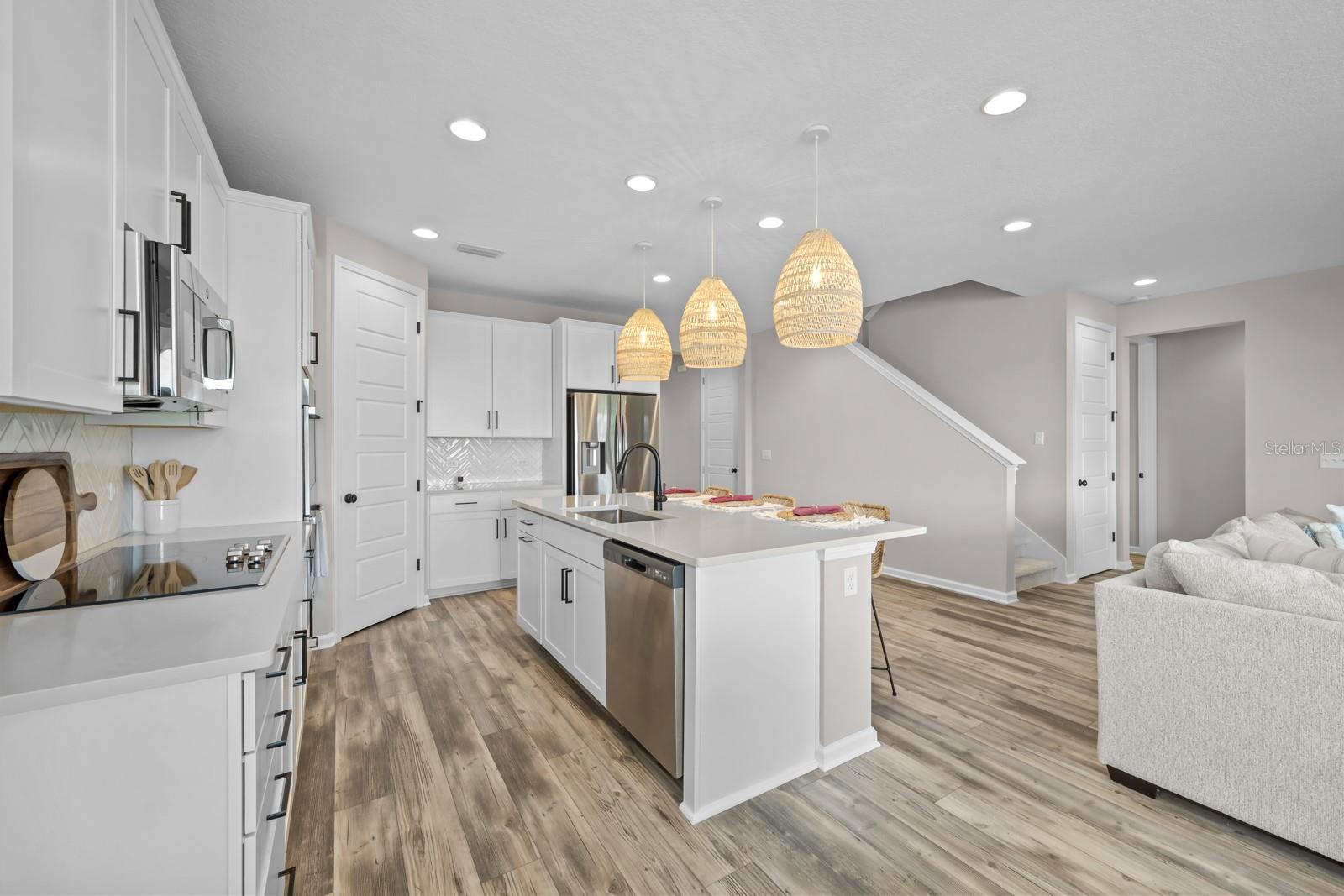 Image 17 of 90 For 41 Los Lagos Boulevard