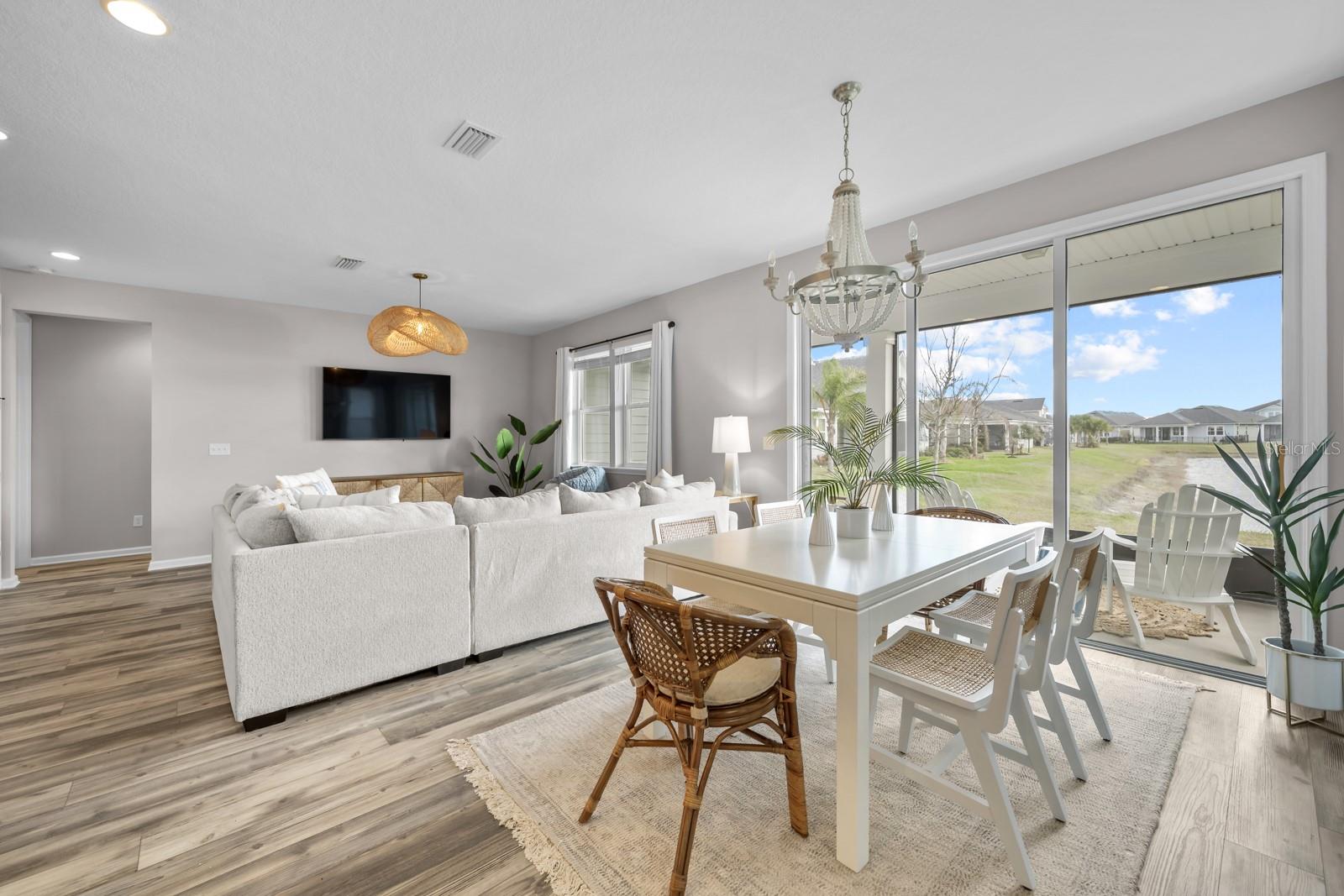 Image 21 of 90 For 41 Los Lagos Boulevard