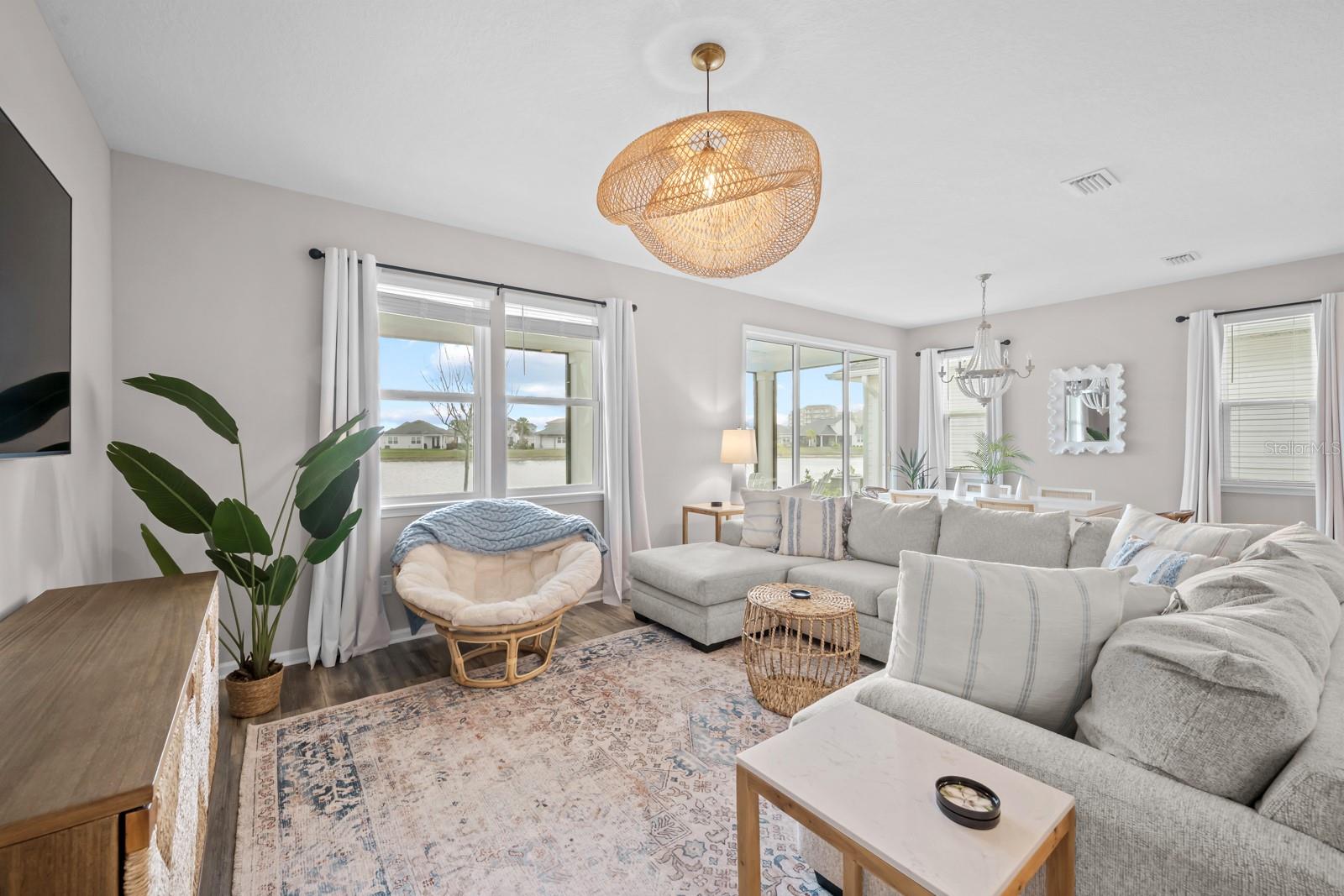 Image 22 of 90 For 41 Los Lagos Boulevard