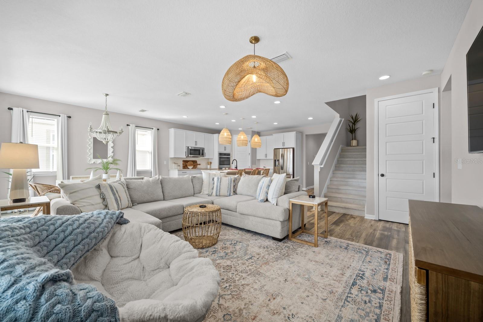 Image 25 of 90 For 41 Los Lagos Boulevard