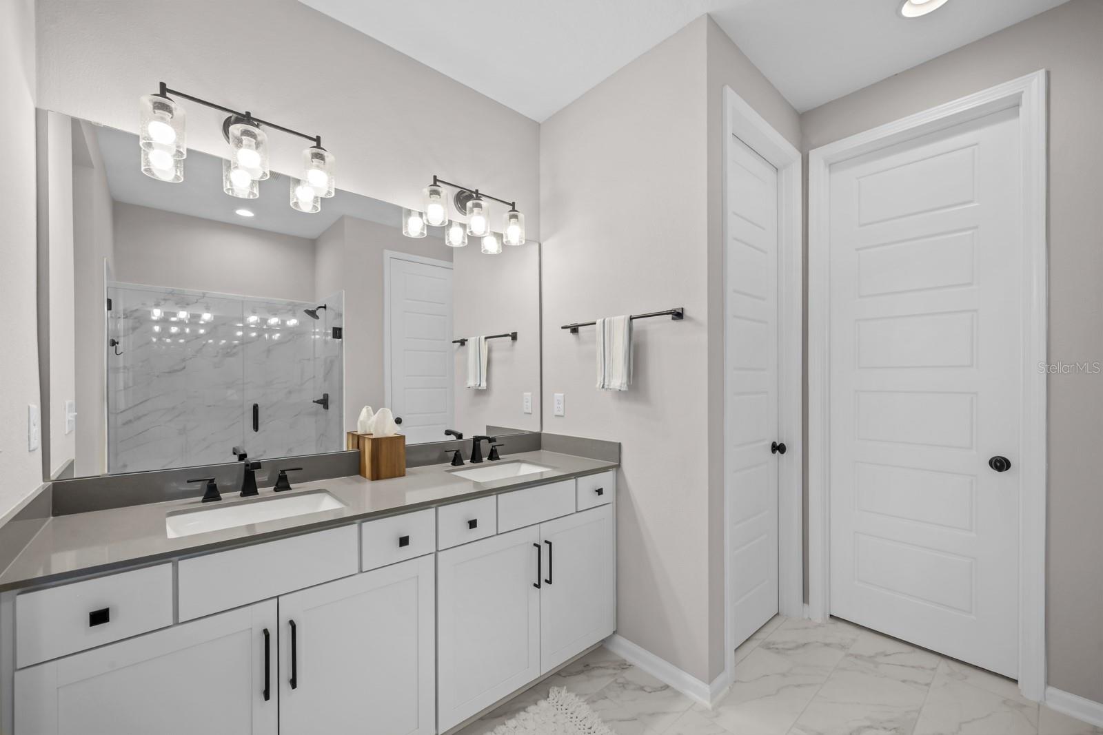 Image 28 of 90 For 41 Los Lagos Boulevard