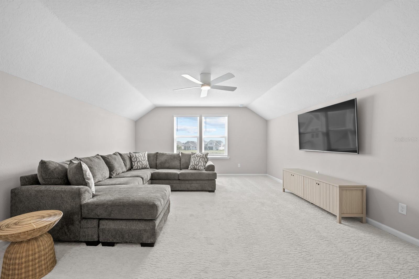 Image 37 of 90 For 41 Los Lagos Boulevard