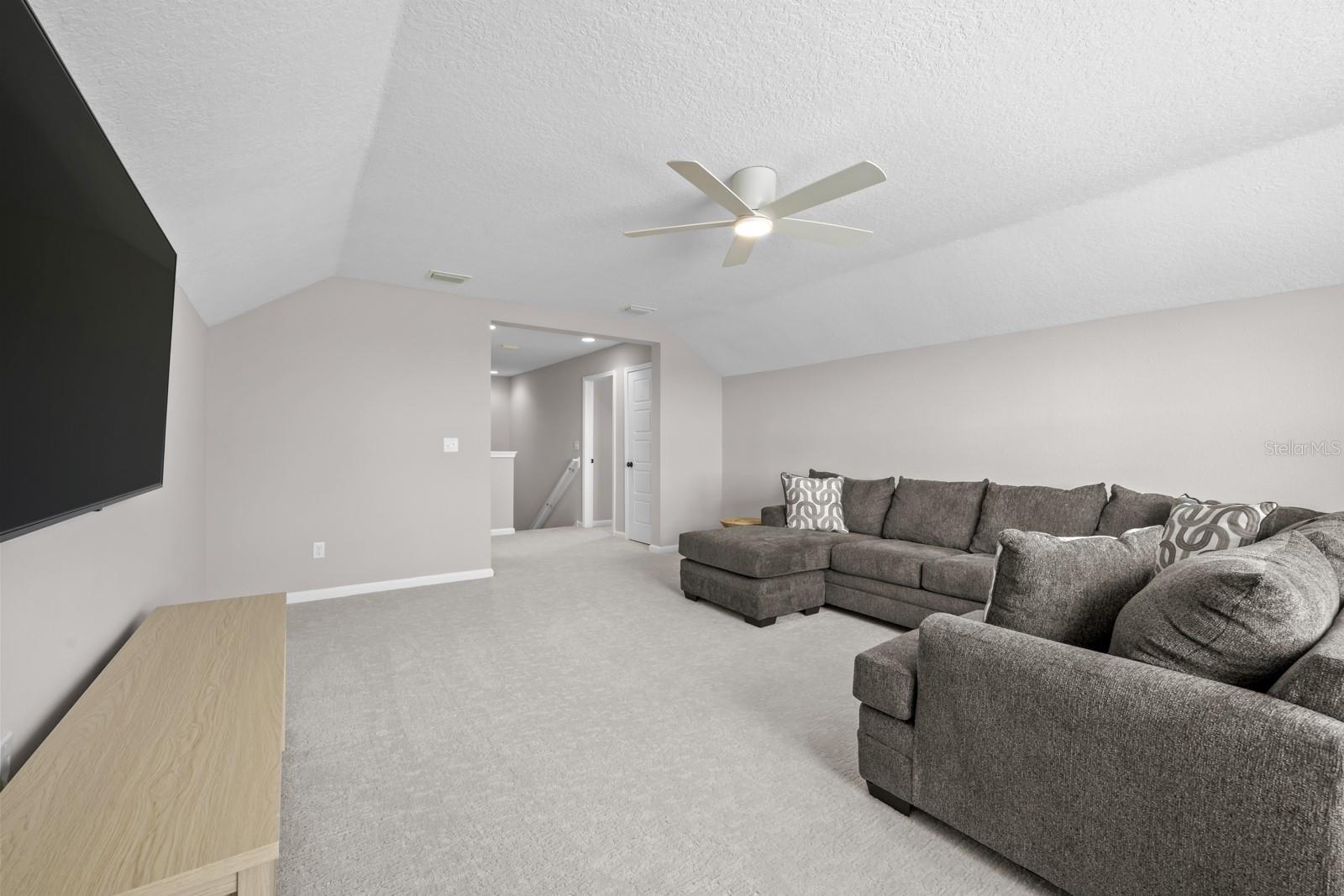 Image 38 of 90 For 41 Los Lagos Boulevard