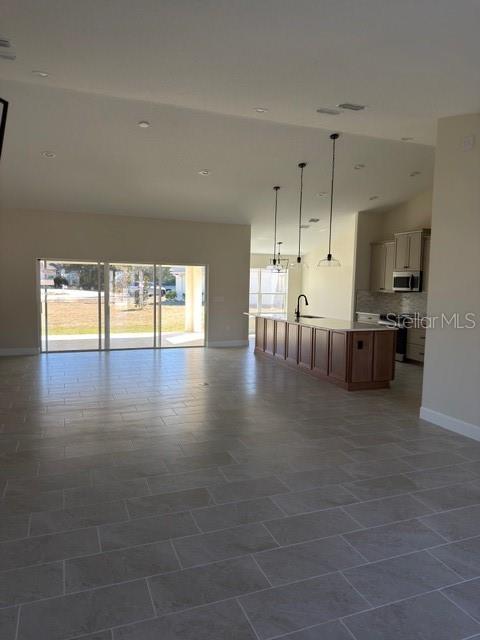 Image 7 of 33 For 17 Slogan Place