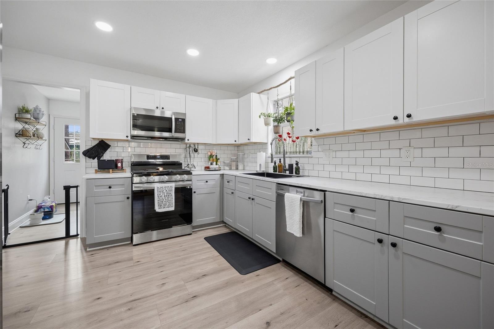 Image 12 of 36 For 101 Browning Avenue