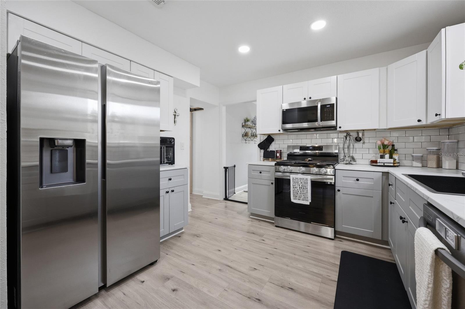 Image 13 of 36 For 101 Browning Avenue