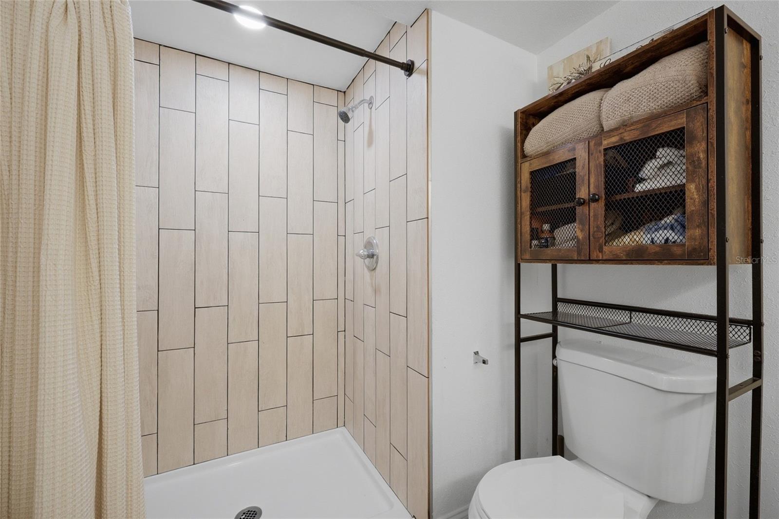 Image 19 of 36 For 101 Browning Avenue