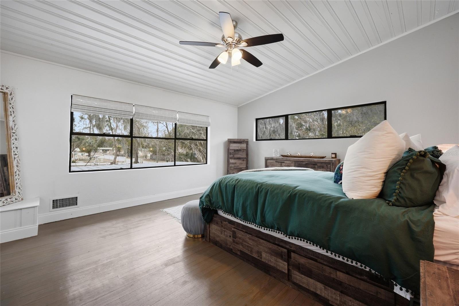 Image 23 of 36 For 101 Browning Avenue