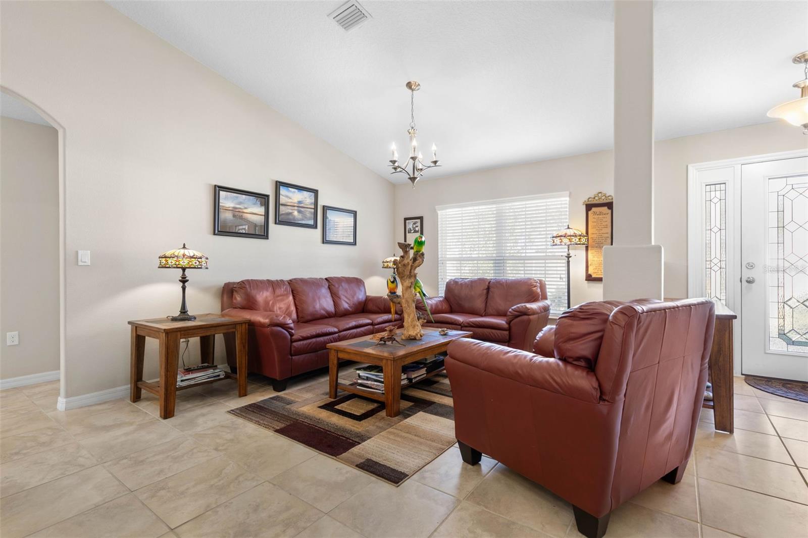 Image 17 of 87 For 6 Emerald Lane