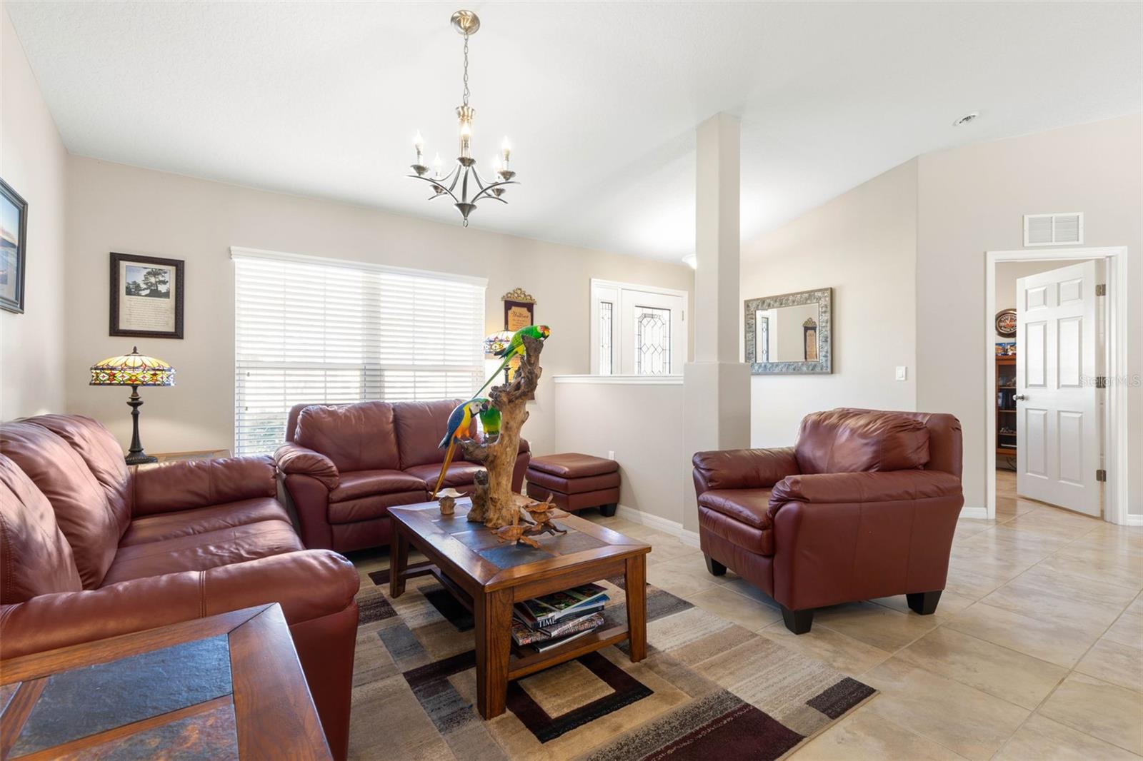 Image 18 of 87 For 6 Emerald Lane