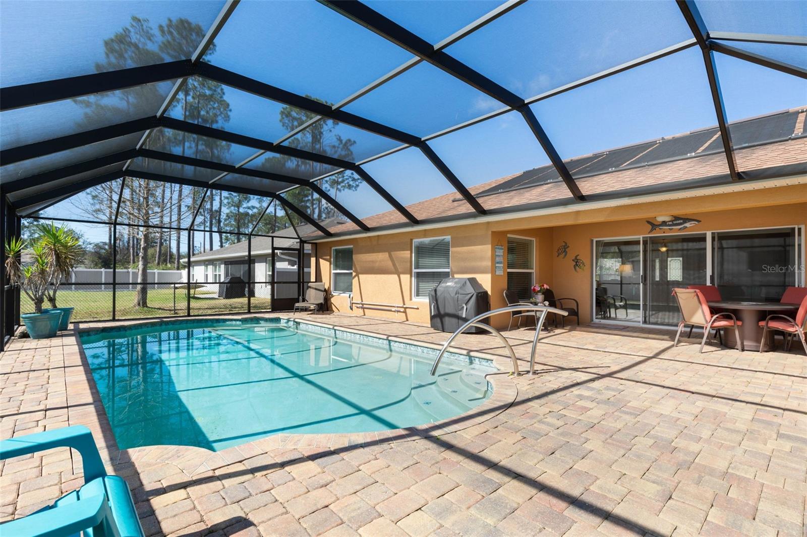 Image 25 of 87 For 6 Emerald Lane