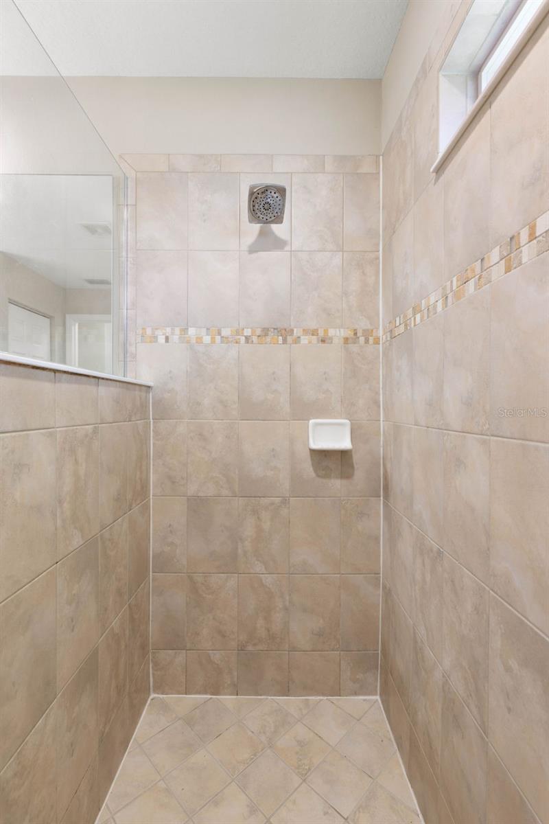 Image 35 of 87 For 6 Emerald Lane