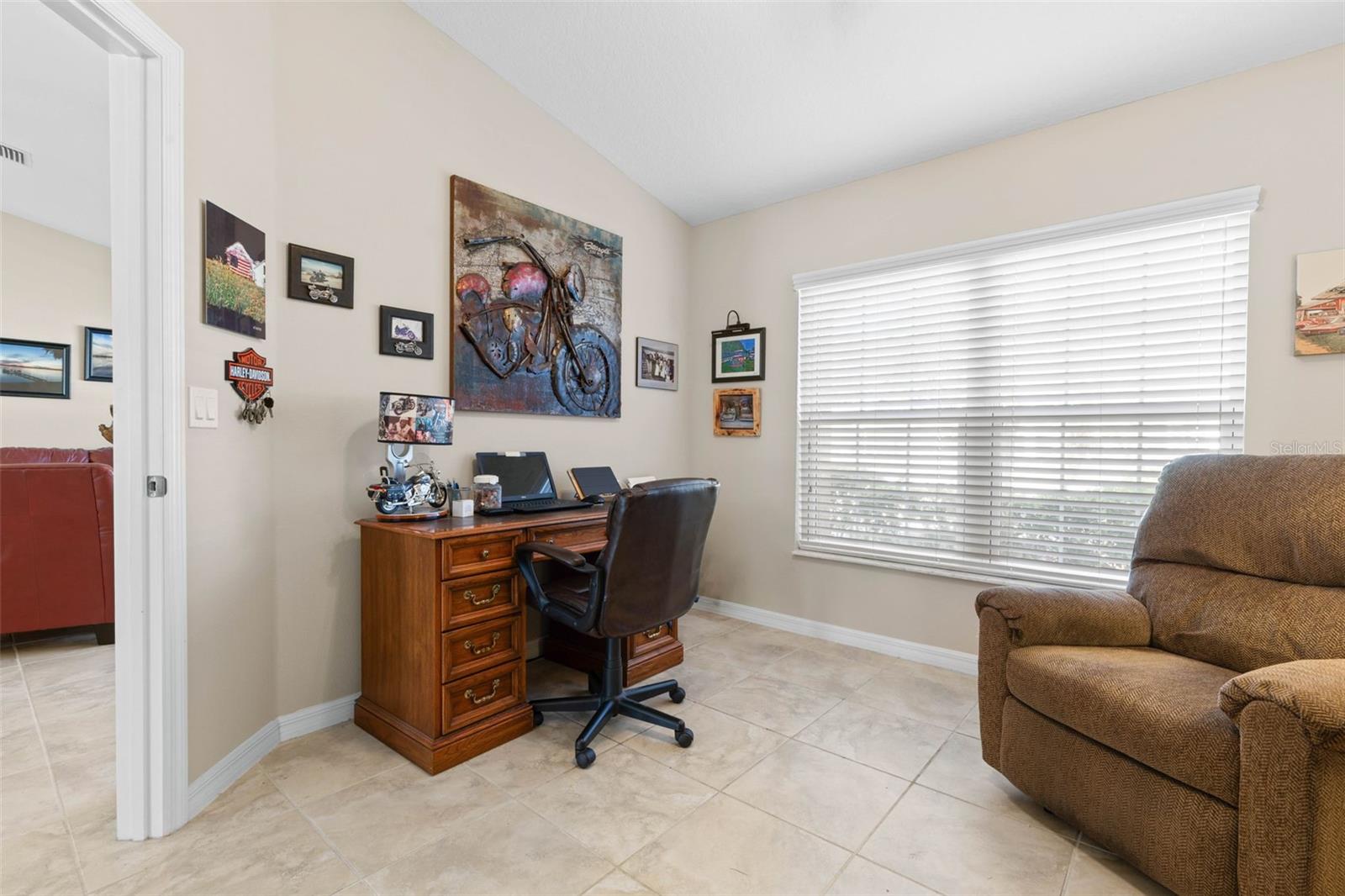 Image 46 of 87 For 6 Emerald Lane