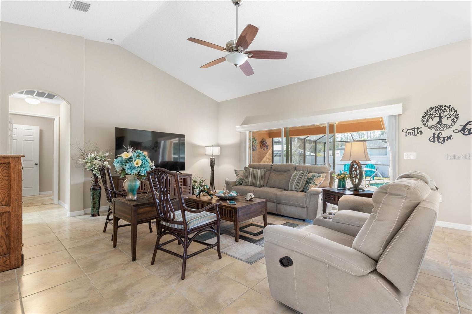 Image 8 of 87 For 6 Emerald Lane