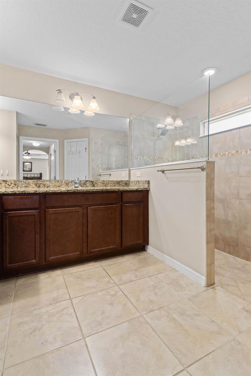 Image 81 of 87 For 6 Emerald Lane