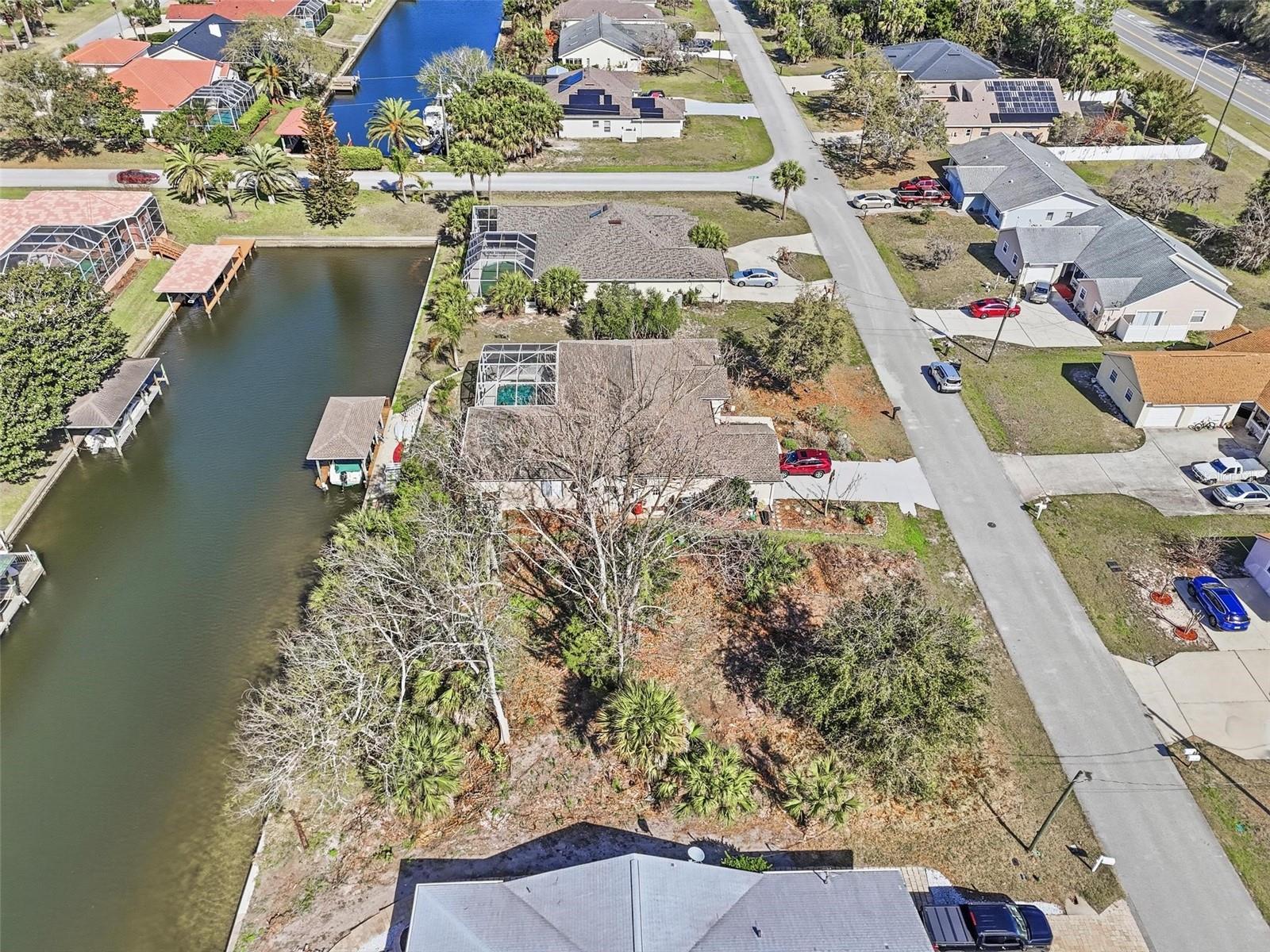 Image 18 of 24 For 35 Coral Reef Court N