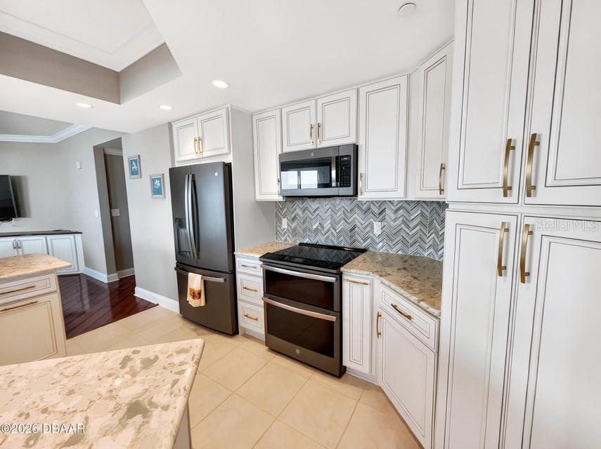 Image 15 of 60 For 231 Riverside Drive 1501-1